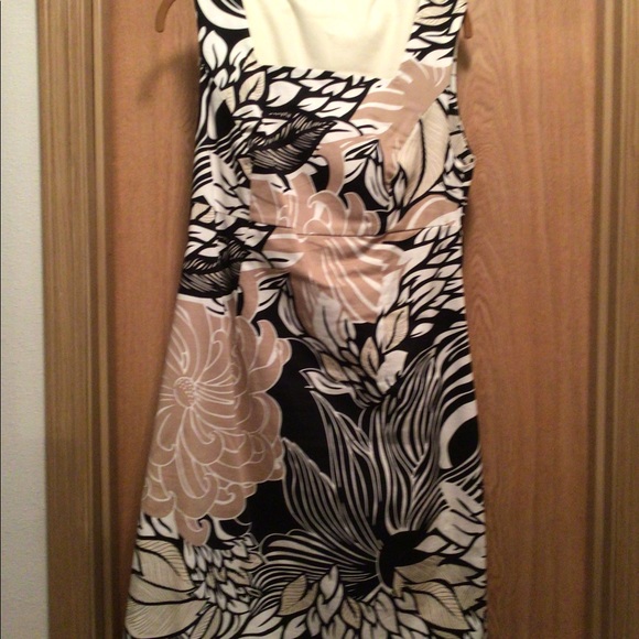 Dress - Picture 2 of 5